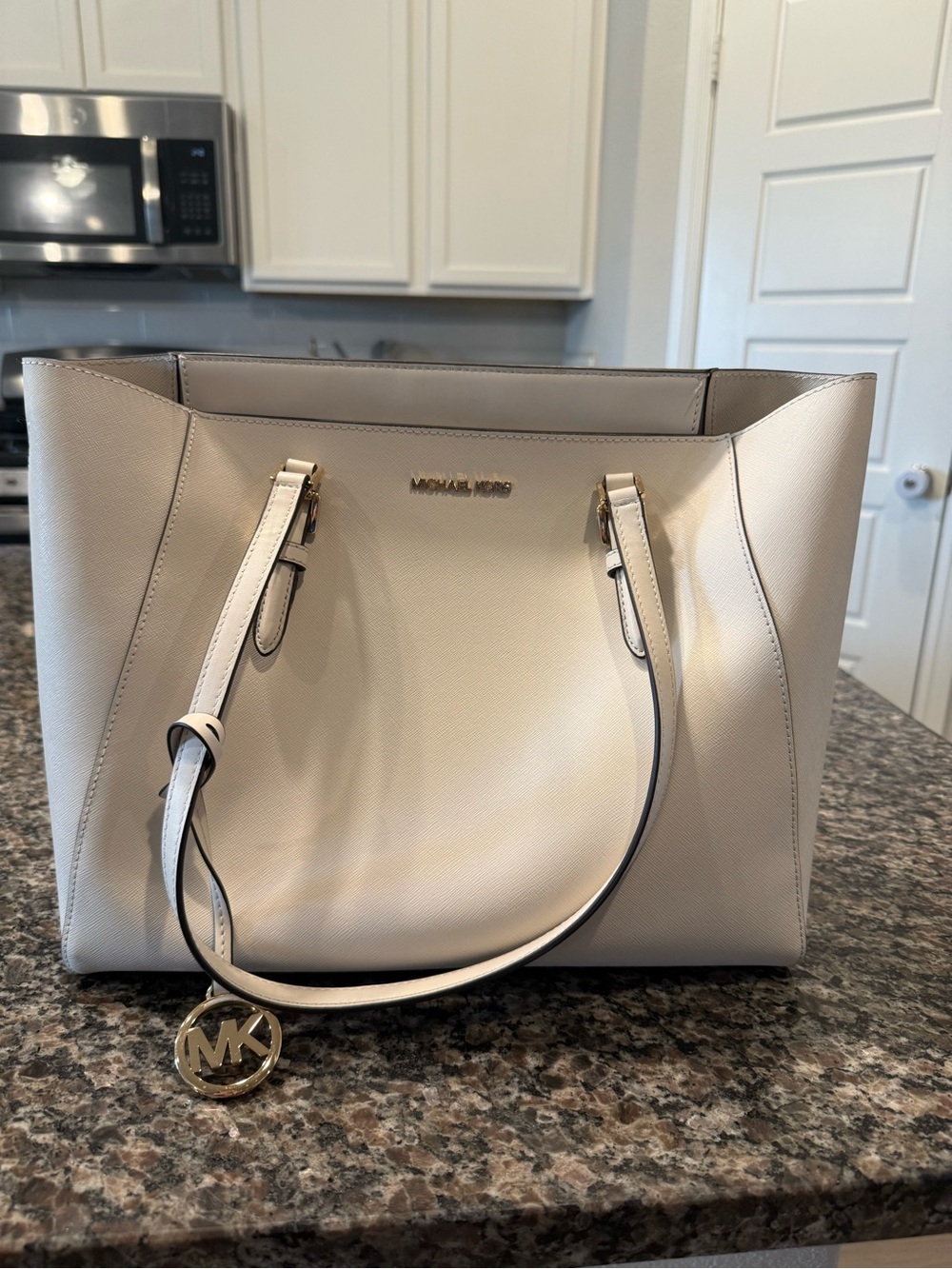 MICHAEL KORS Light Cream Charlotte Saffiano Tote